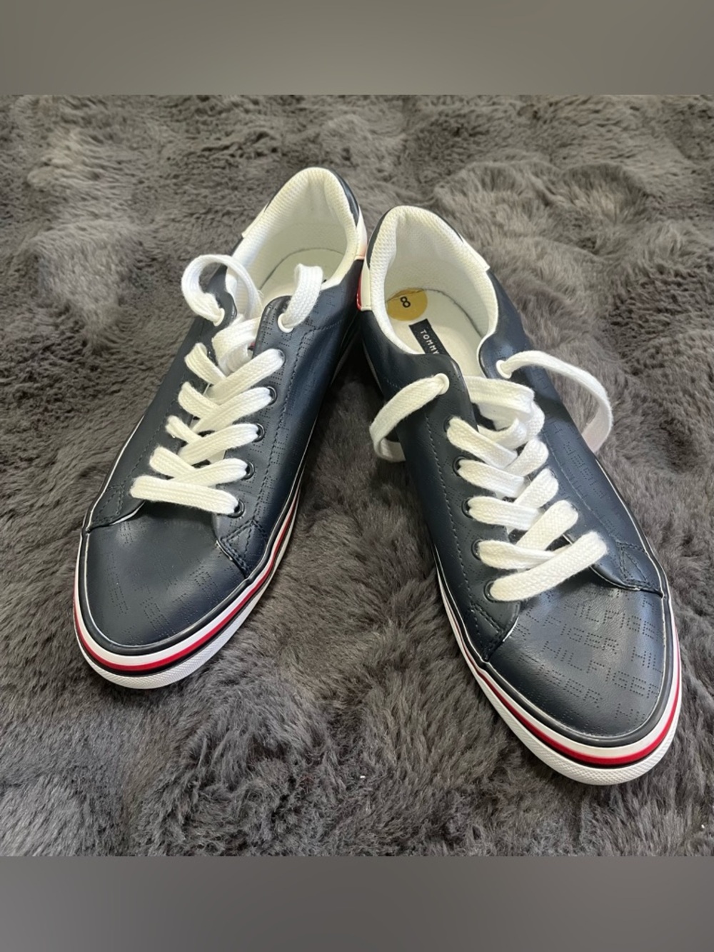 Tommy Hilfiger Navy Women’s Low-Top Sneakers with White Laces and Red Stripe 8M